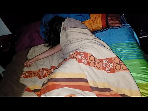 ❤️ Styfsoan bespot syn jonge styfmem wylst se sliept. ️❌ Porno op fy.dreamypassionjourney.ru
